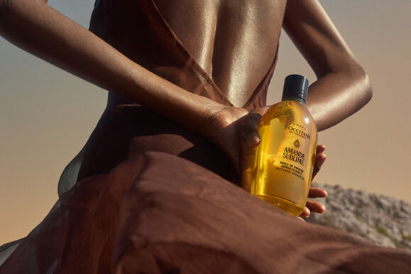 SILKY HYDRATION, ALMOND-INFUSED INDULGENCE
